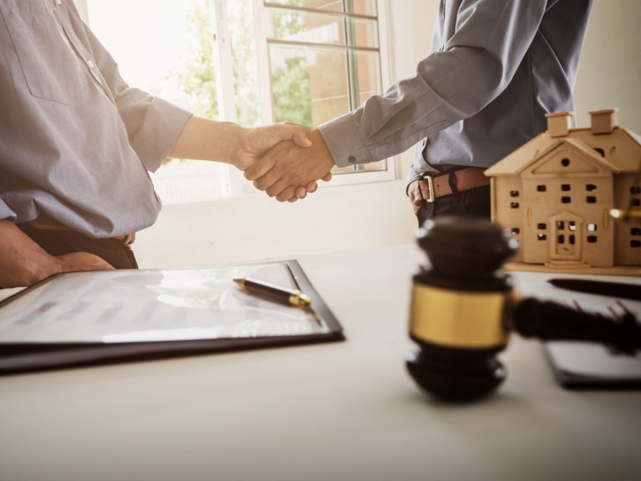Quel est le rôle d'un avocat en droit immobilier ?